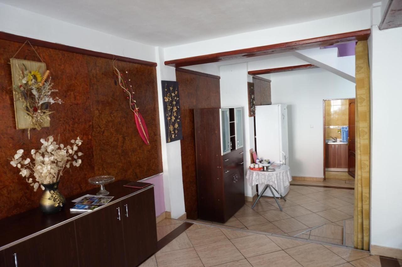 Vila Nik Buşteni Εξωτερικό φωτογραφία